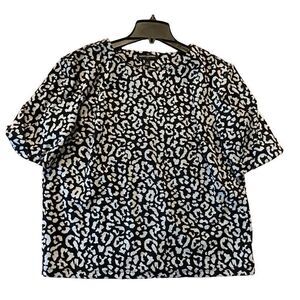 Stylish Black and White Leopard Print Women's Top